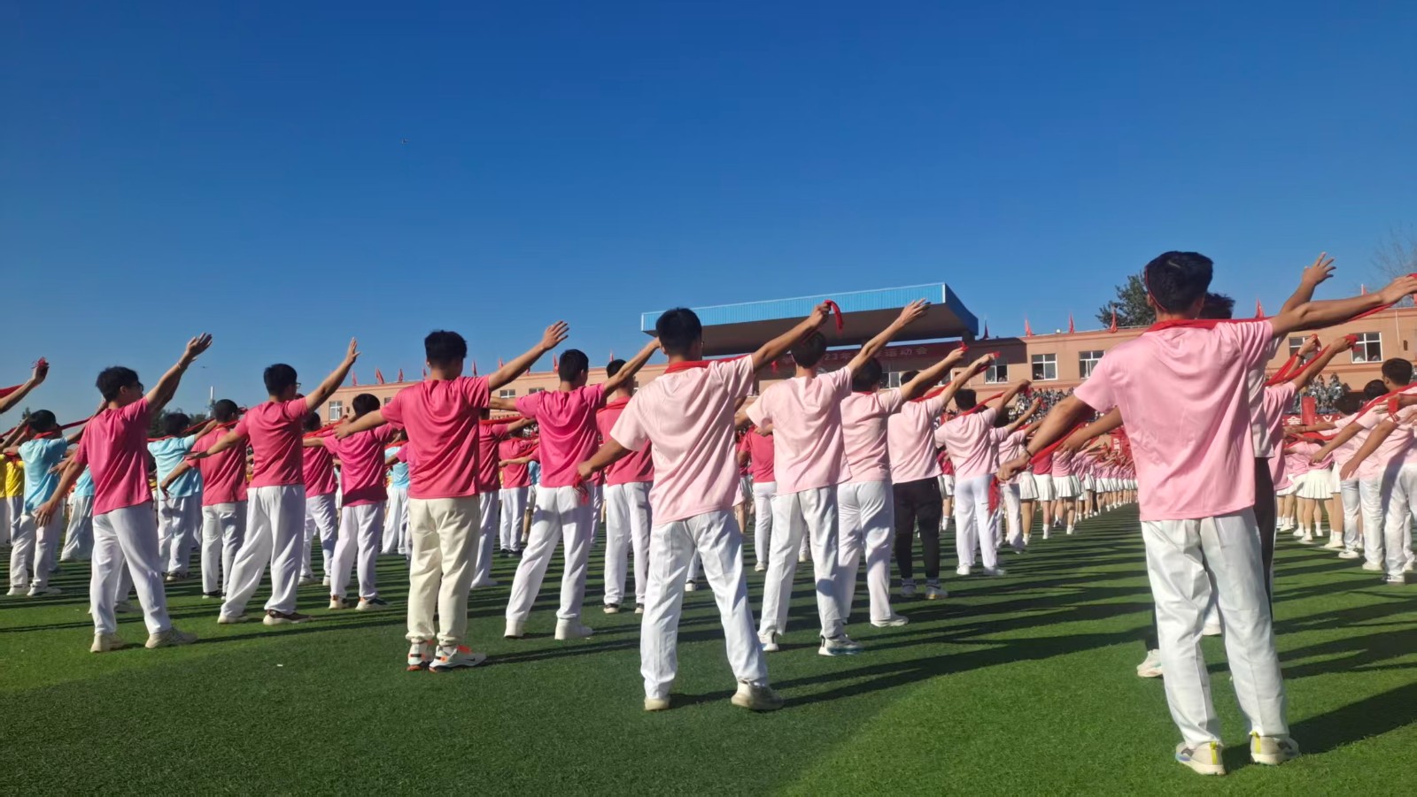 展青春之仪态,扬学子之风姿——经
